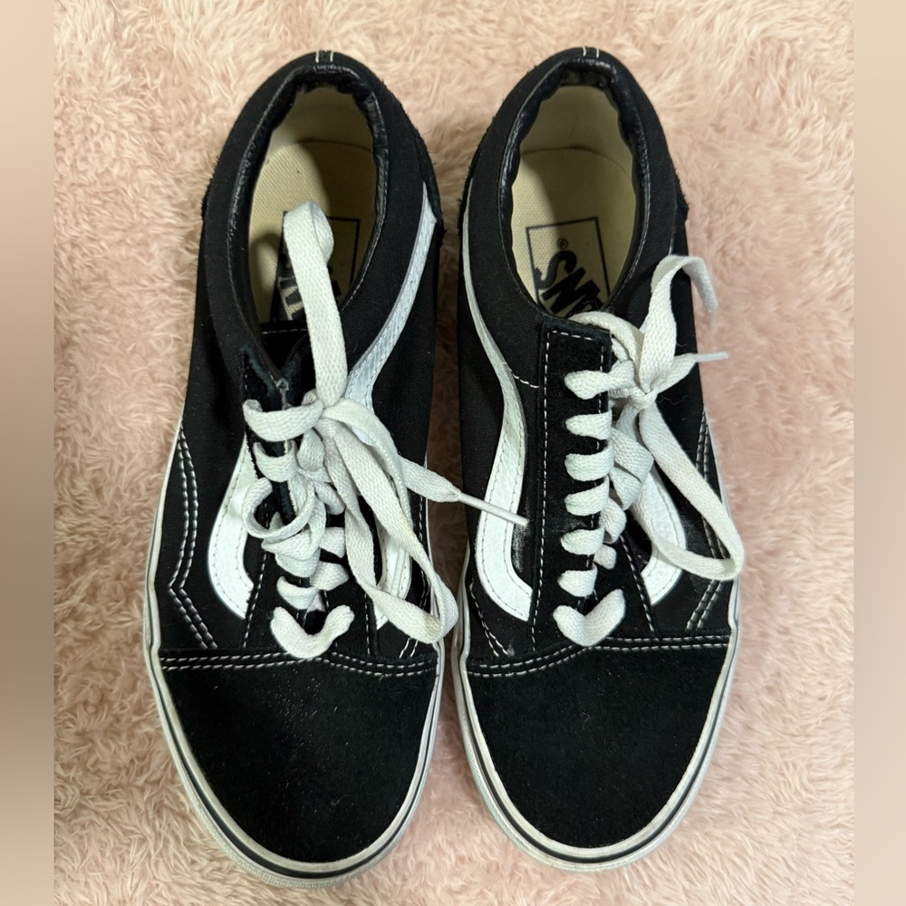 🟡🟡Vans Classic Black and White Shoes